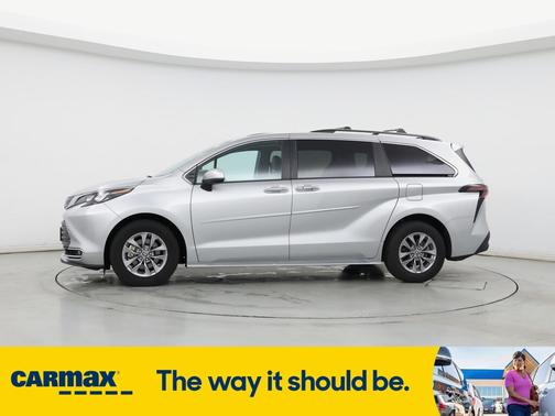 2024 Toyota Sienna XLE