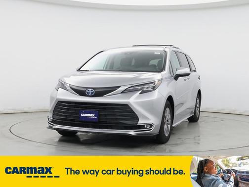 2024 Toyota Sienna XLE