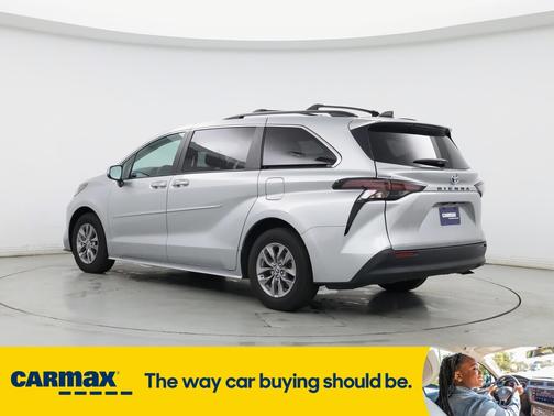 2024 Toyota Sienna XLE