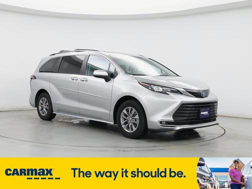 2024 Toyota Sienna XLE