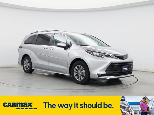 2024 Toyota Sienna XLE