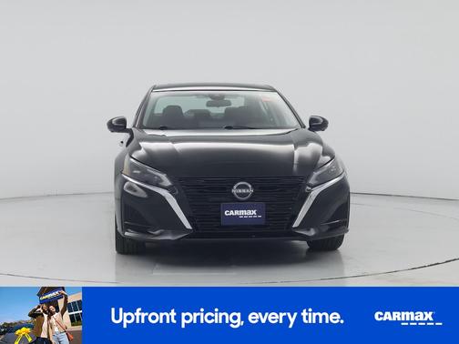 Black 2023 Nissan Altima SL