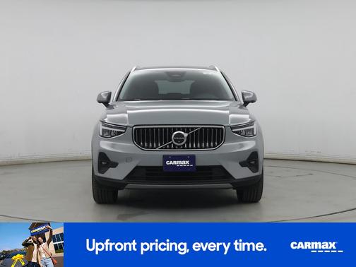 2025 Volvo XC40 B5 Plus Bright Theme