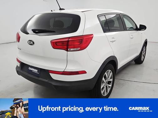 White 2016 Kia Sportage LX