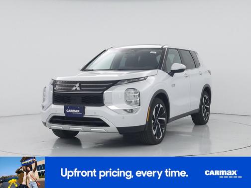 White 2023 Mitsubishi Outlander PHEV SE