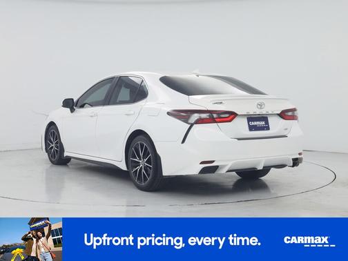White 2024 Toyota Camry SE
