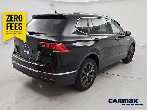 Black 2024 Volkswagen Tiguan SE