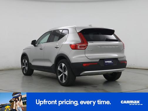 2025 Volvo XC40 B5 Plus Bright Theme