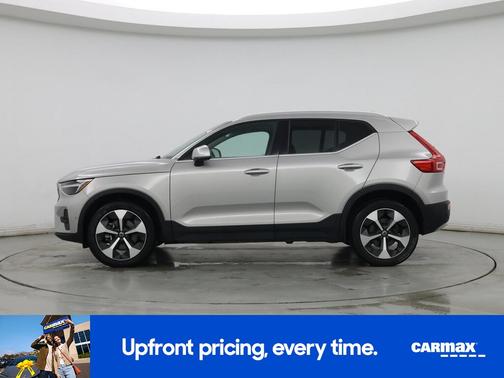 2025 Volvo XC40 B5 Plus Bright Theme