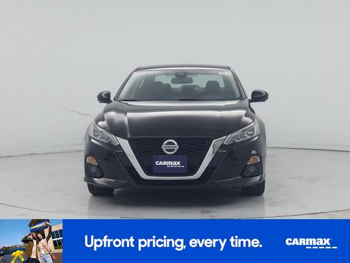 Black 2021 Nissan Altima Platinum