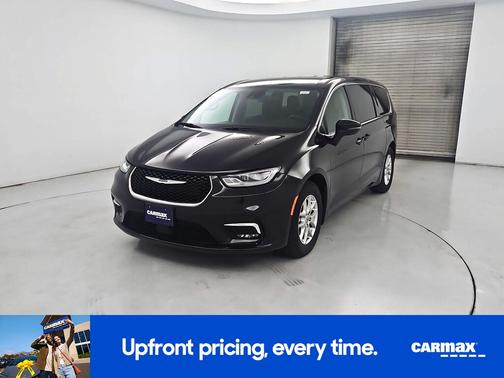 Black 2023 Chrysler Pacifica Touring L