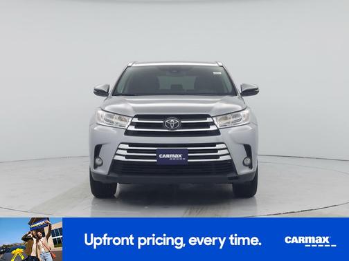 Gray 2018 Toyota Highlander XLE