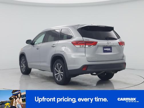 Gray 2018 Toyota Highlander XLE