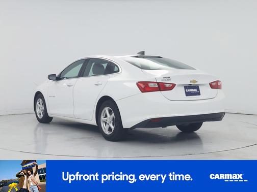 White 2018 Chevrolet Malibu LS