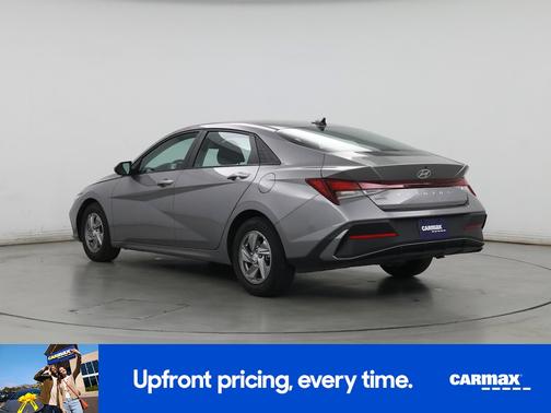 2024 Hyundai ELANTRA SE
