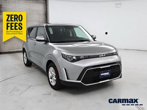 Gray 2024 Kia Soul LX