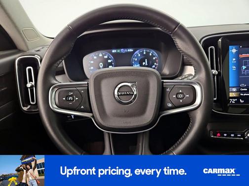 Blue 2021 Volvo XC40 T5 Momentum