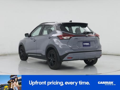 Gray 2023 Nissan Kicks SR