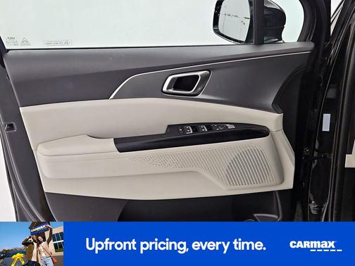 2024 Kia Carnival LX Seat Package