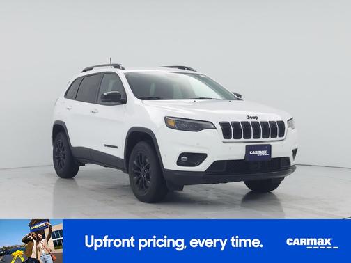 White 2023 Jeep Cherokee Altitude Lux