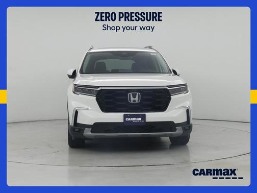White 2023 Honda Pilot Elite