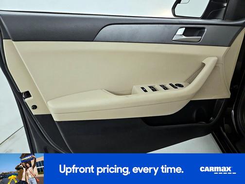 2017 Hyundai SONATA SE