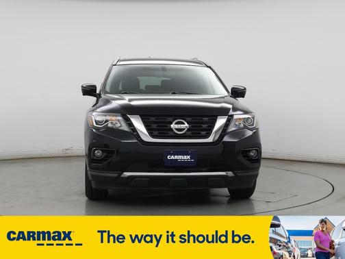 2017 Nissan Pathfinder SL
