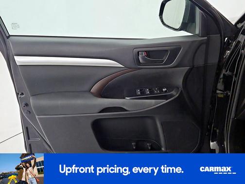 Black 2019 Toyota Highlander LE
