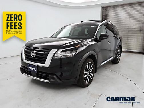 Black 2024 Nissan Pathfinder Platinum