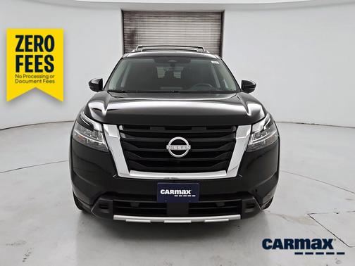 Black 2024 Nissan Pathfinder Platinum