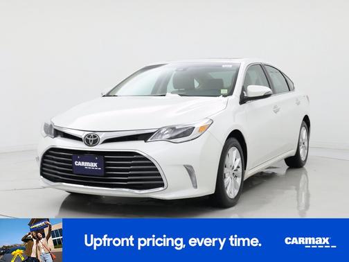 White 2017 Toyota Avalon XLE Premium
