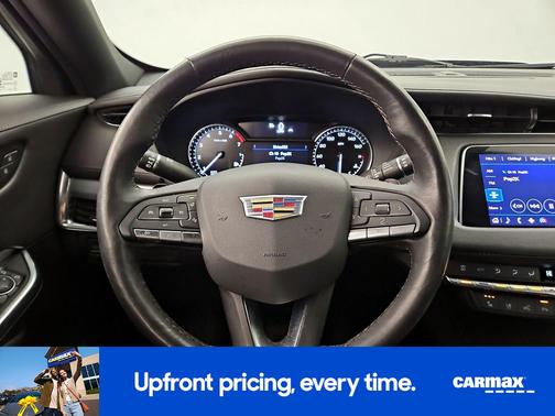 2022 Cadillac XT4 Premium Luxury