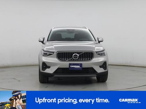 2025 Volvo XC40 B5 Plus Bright Theme