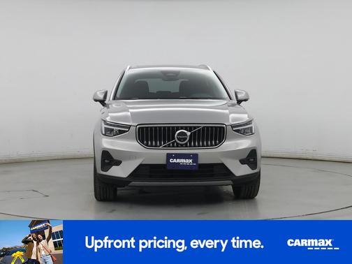 2025 Volvo XC40 B5 Plus Bright Theme