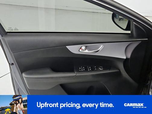 Gray 2024 Kia Forte LXS