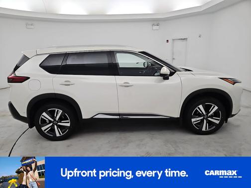 White 2023 Nissan Rogue Platinum