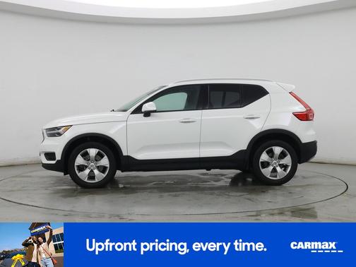 2020 Volvo XC40 T5 Momentum