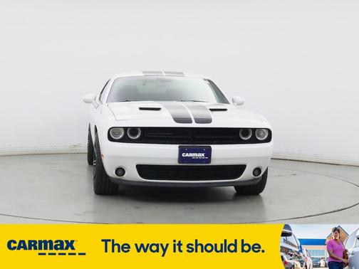 2017 Dodge Challenger SXT