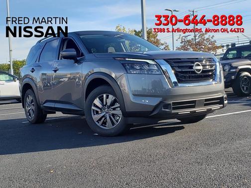 2025 Nissan Pathfinder SV