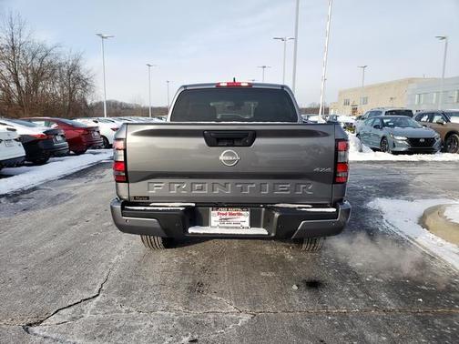 2025 Nissan Frontier SV