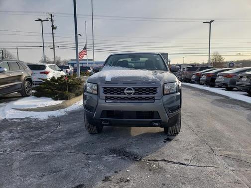 2025 Nissan Frontier SV