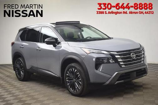 Boulder Gray Pearl / Super Black 2025 Nissan Rogue SL