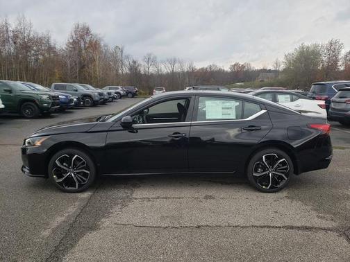 2025 Nissan Altima SR