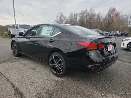 2025 Nissan Altima SR