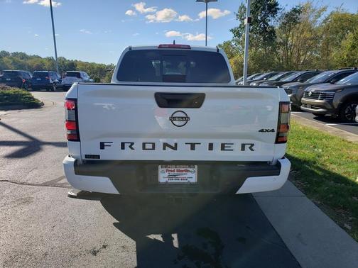 2026 Nissan Frontier SV