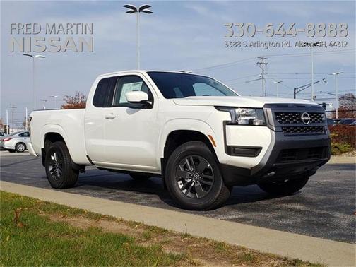 2025 Nissan Frontier SV