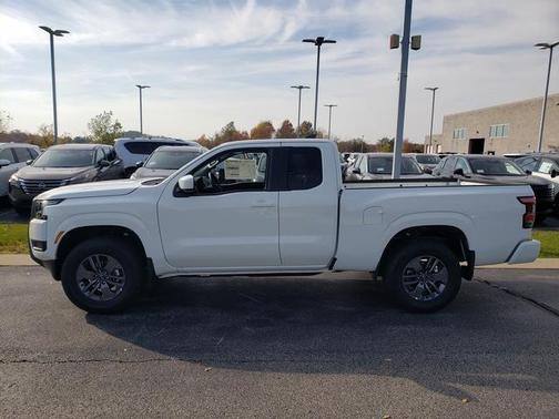 2025 Nissan Frontier SV