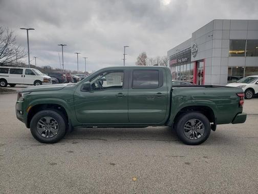 2025 Nissan Frontier SV