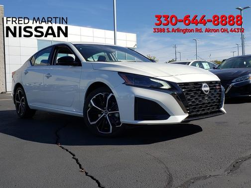 2025 Nissan Altima SR