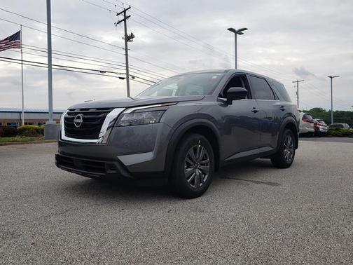 2025 Nissan Pathfinder S